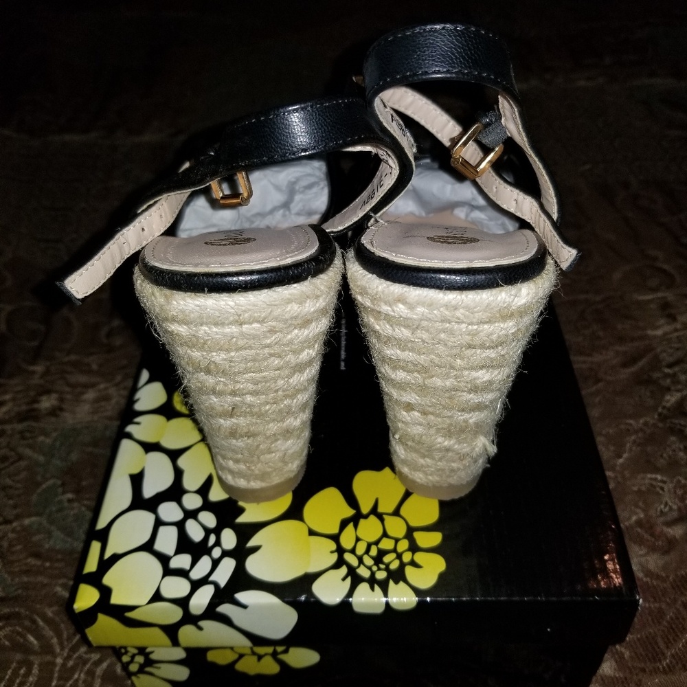 Shoes - Picture 3 of 6